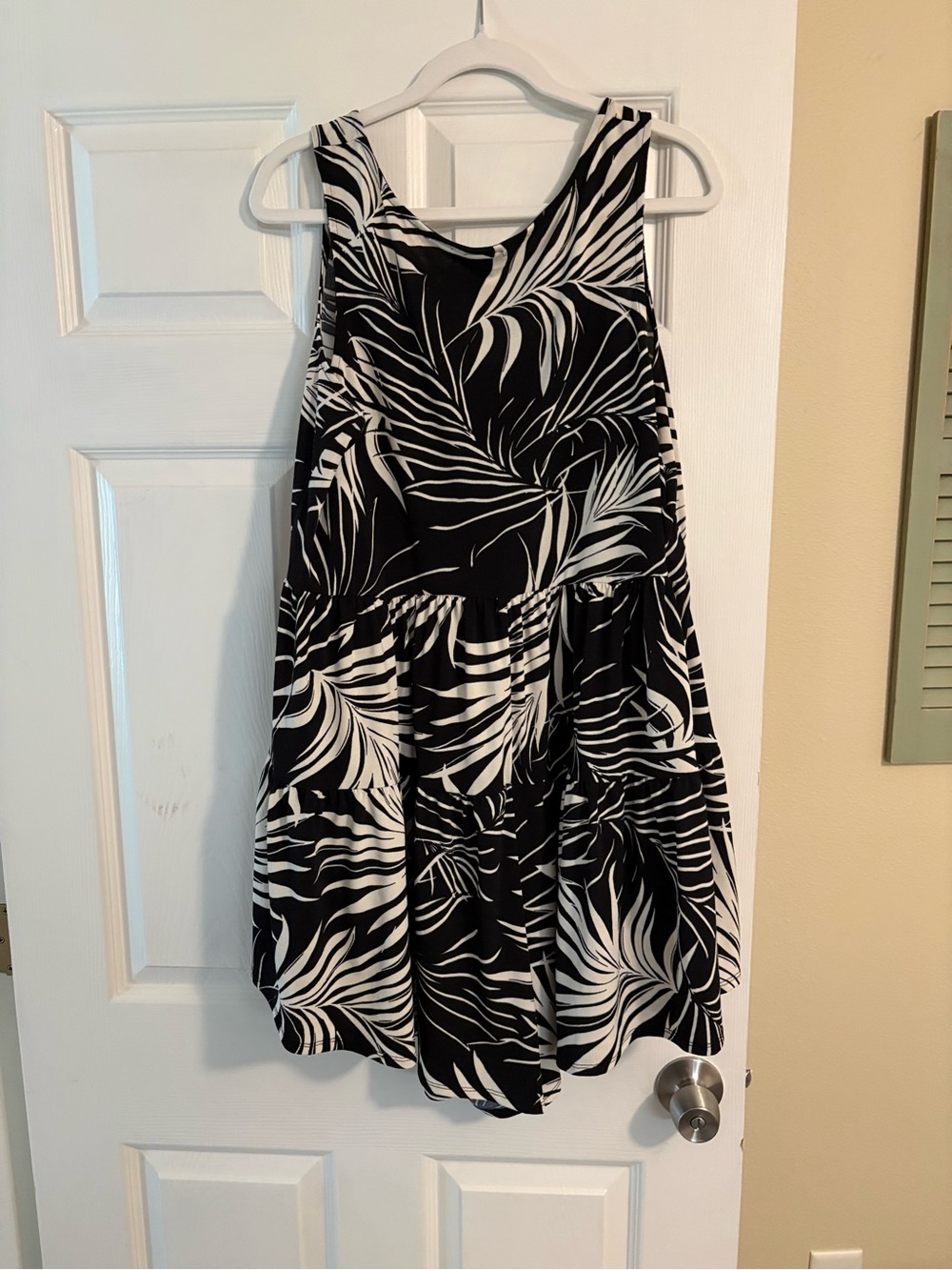 torrid Black & White Tropical Tank romper - Picture 2 of 3